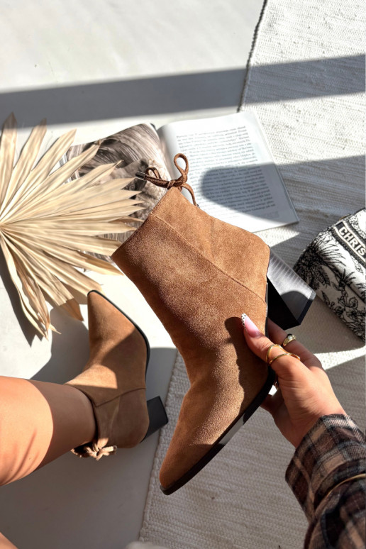 Dames bruine enkellaarsjes met stijlvolle details Halisse Dames bruine enkellaarsjes met stijlvolle details Halisse