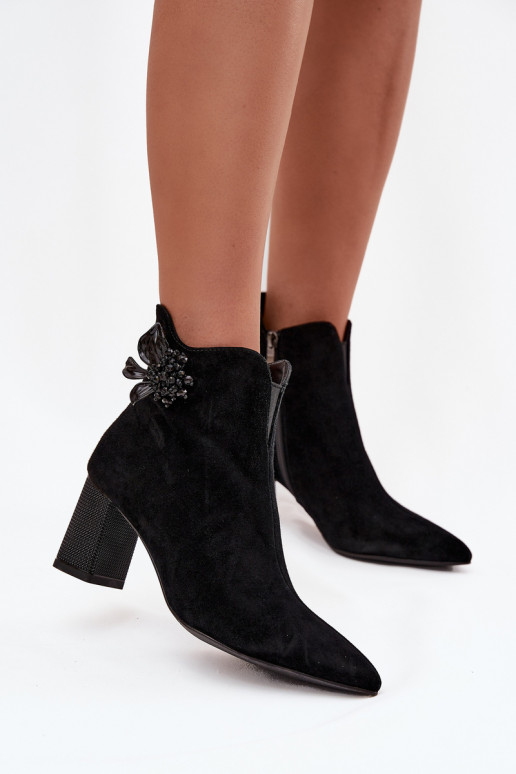 en daim Bottes pour femmes avec des ornements D&A CR52-686 couleur noire