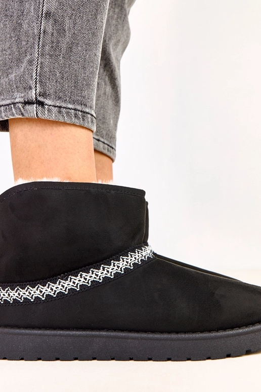 Bottes neige basses noires en suede...