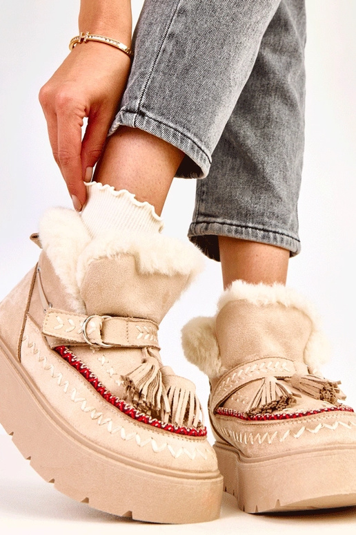 Beige Schneestiefel mit Plateausohle...