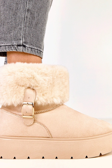 Zandkleurige sneeuwlaarzen... 2