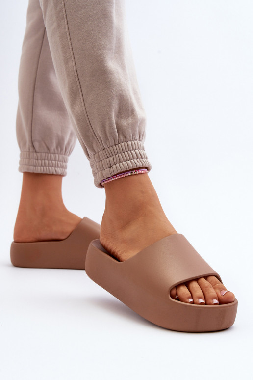 Dames Slippers Op dikke zool bruine kleur Oreithano