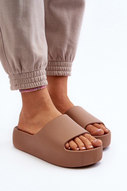 Féminin Chaussons Sur une semelle épaisse marron Oreithano