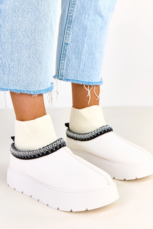 Weiße Schneestiefel mit Sockenform...