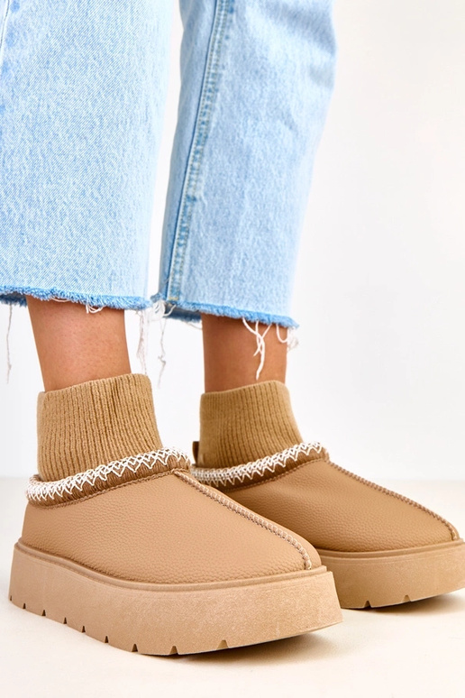 Braune Schneestiefel mit Sockenform...