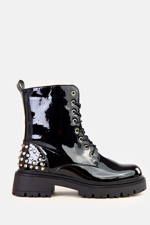 Schwarze lackierte Stiefel mit...