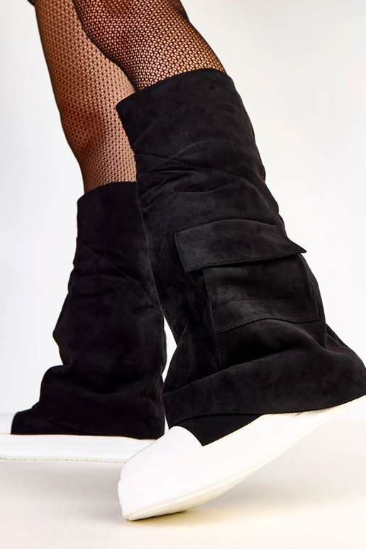 Bottes hautes noires en simili daim... Bottes hautes noires en simili daim...