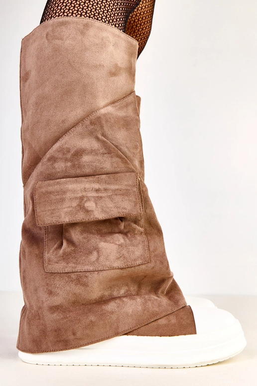 Bottes hautes marron en simili daim... Bottes hautes marron en simili daim...