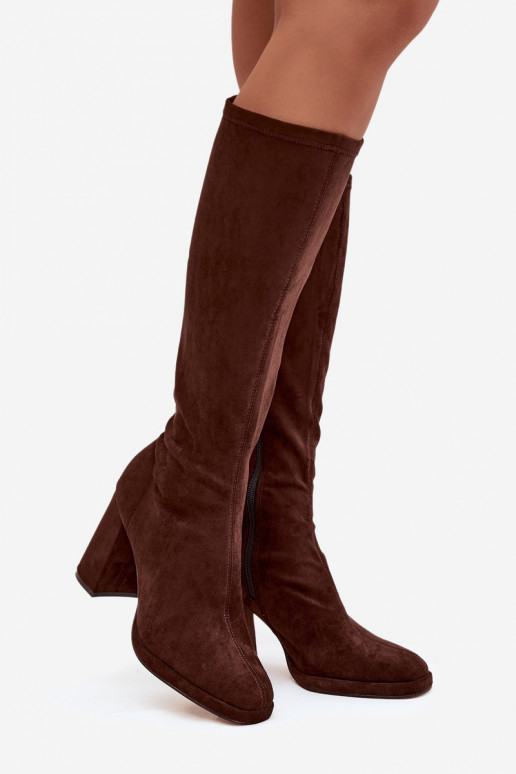 Bottes longues pour femmes avec coutures sur talons empilés couleur marron "Brivana" Bottes longues pour femmes avec coutures sur talons empilés couleur marron "Brivana"