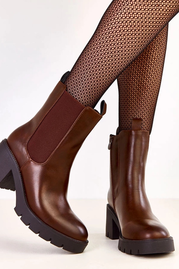 Bottines marron à talon... 2