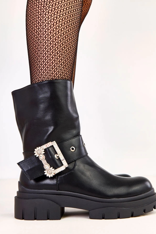 Schwarze Stiefeletten mit Schnalle...