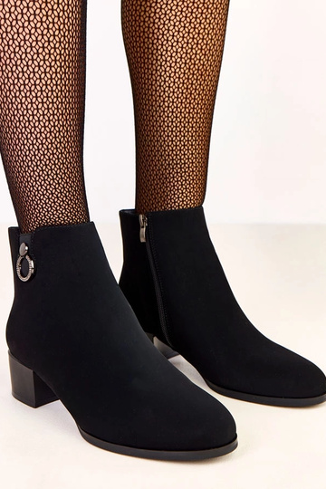 Schwarze Ankle Boots mit Pfennigabsatz und eleganter Verzierung Sevira