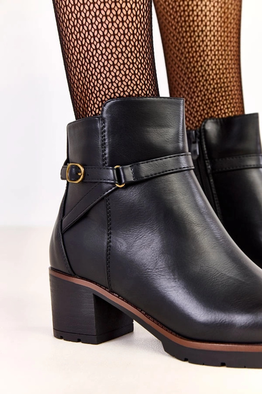 Schwarze Ankle Boots mit niedrigem...