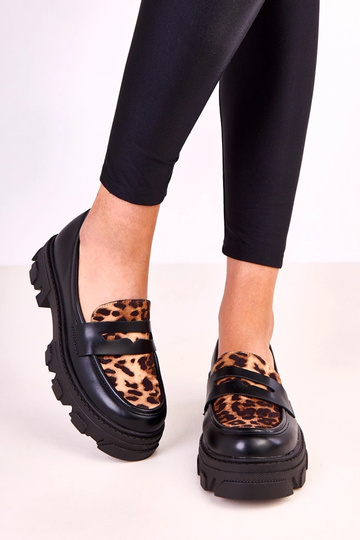 Zwarte mocassins met lederen accent Loles 2