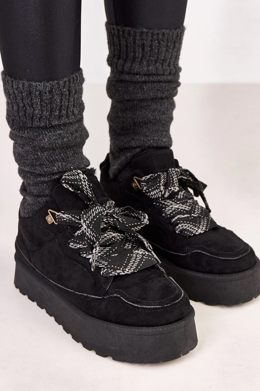 Baskets chaudes noires avec lacets...