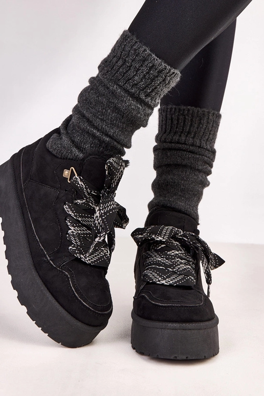 Zwarte warme sportschoenen met dikke...