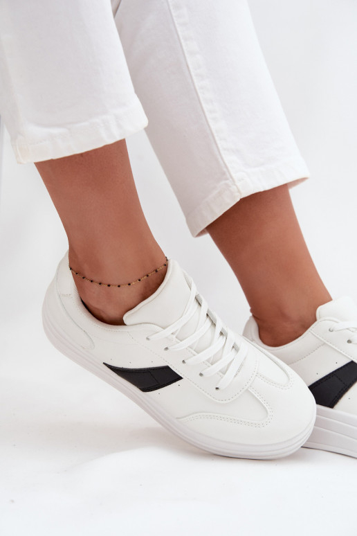 Chaussures modèle baskets Féminin avec une plateforme couleur blanche Elvessia