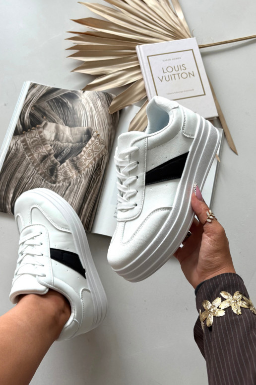 Chaussures modèle baskets Féminin avec une plateforme couleur blanche Elvessia