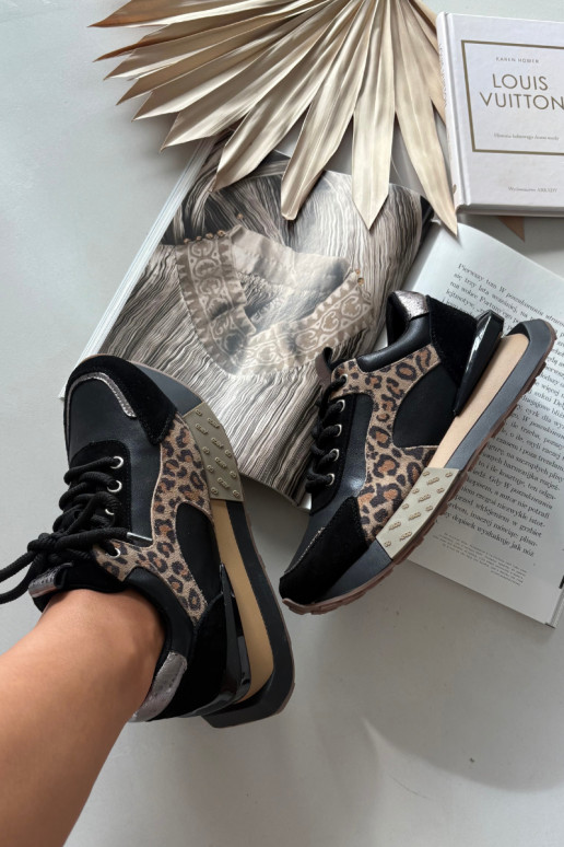 Peau Chaussures modèle baskets Féminin avec une plateforme avec des motifs en fourrure de léopard Artiker 55C0134 couleur noire