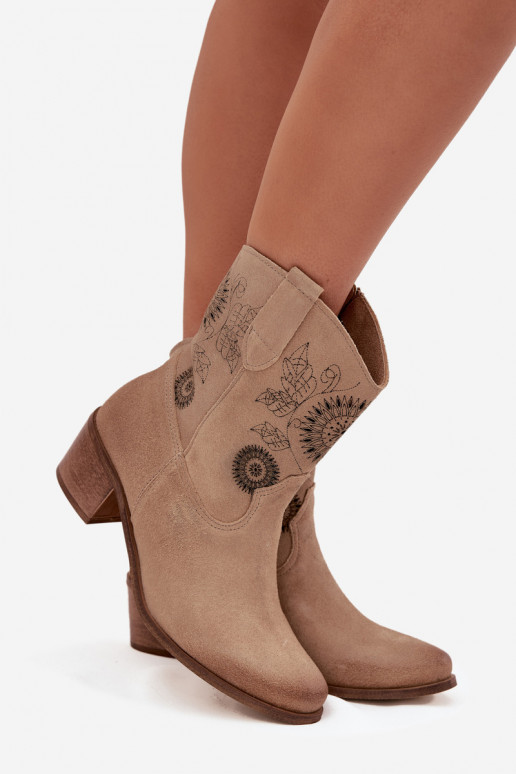en daim Peau Bottes pour femmes avec des éléments ajourés avec des talons Zazoo 3844 beige