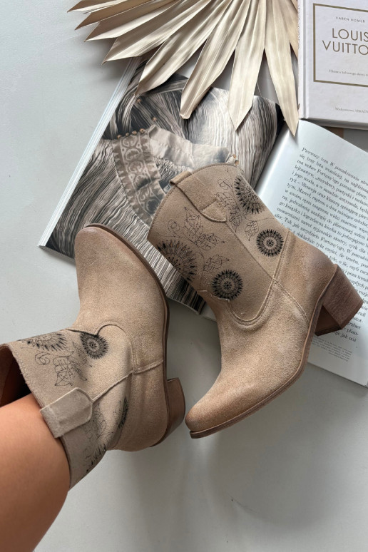 en daim Peau Bottes pour femmes avec des éléments ajourés avec des talons Zazoo 3844 beige