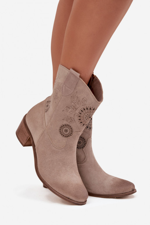 en daim Peau Bottes pour femmes avec des éléments ajourés avec des talons Zazoo 3844 couleur cappuccino