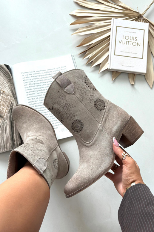 en daim Peau Bottes pour femmes avec des éléments ajourés avec des talons Zazoo 3844 couleur cappuccino