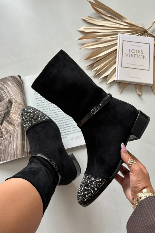 Vrouwen laarsjes op lage hak met decoratie en bandjes D&A MR52-165 zwart