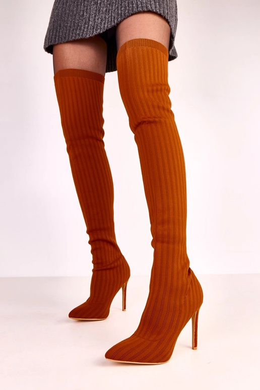 Bottes en tissu au-dessus du genou... Bottes en tissu au-dessus du genou...