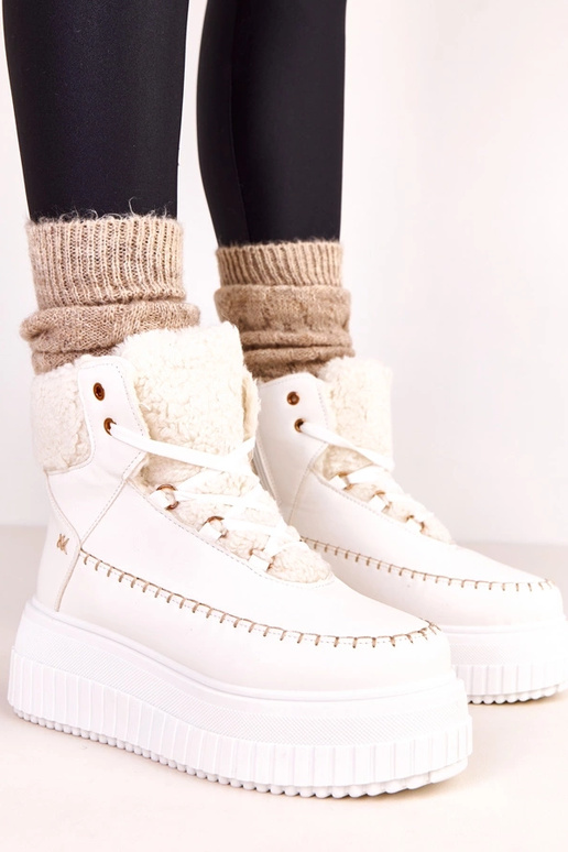 Witte warme sportieve enkellaarsjes...