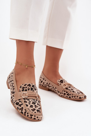 Mocassins pour femmes en sable avec éléments décoratifs et motifs léopard Evelora