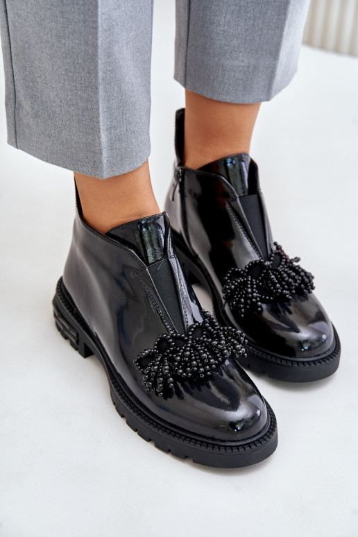 Peau avec effet vernis Bottes avec des ornements réchauffer D&A LZ42-036 couleur noire Peau avec effet vernis Bottes avec des ornements réchauffer D&A LZ42-036 couleur noire