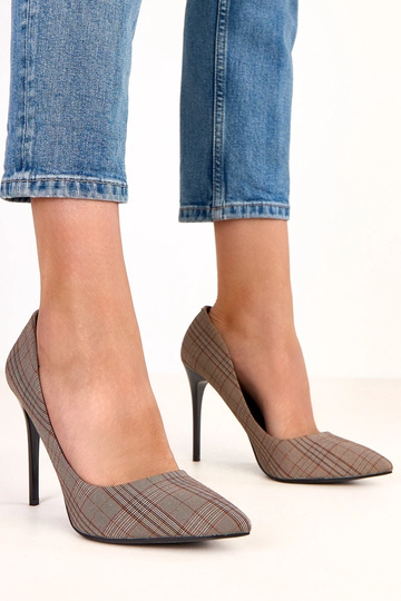 Grijze geruite hoge hakken...