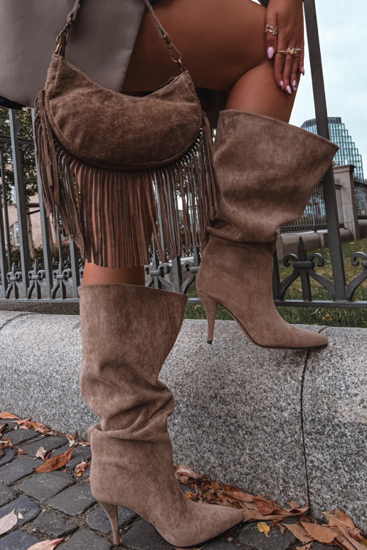 Un modèle convaincant bottes pour femmes avec des talons finsen daim écologiqueu beige Noretta Un modèle convaincant bottes pour femmes avec des talons finsen daim écologiqueu beige Noretta