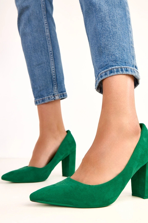 Sandales vertes en suède synthétique... Sandales vertes en suède synthétique...