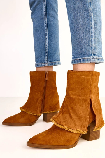 Bottines brunes à talon...