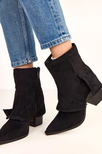 Bottines noires à talon... 2