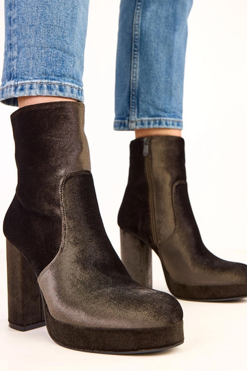 Bottines vertes brillantes...