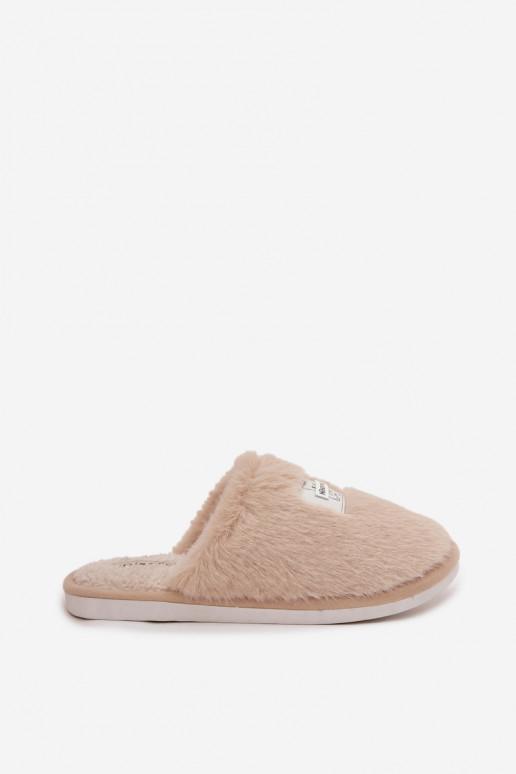 chaussures fait maison Chaussons Féminin avec un manteau de fourrure beige Il fautelis chaussures fait maison Chaussons Féminin avec un manteau de fourrure beige Il fautelis