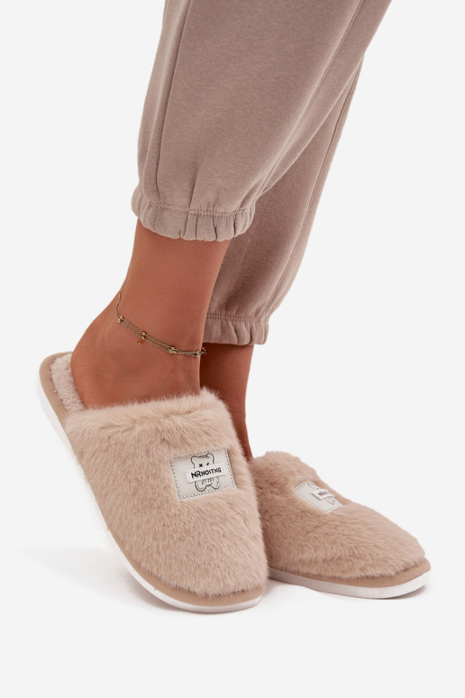 chaussures fait maison Chaussons Féminin avec un manteau de fourrure beige Il fautelis chaussures fait maison Chaussons Féminin avec un manteau de fourrure beige Il fautelis