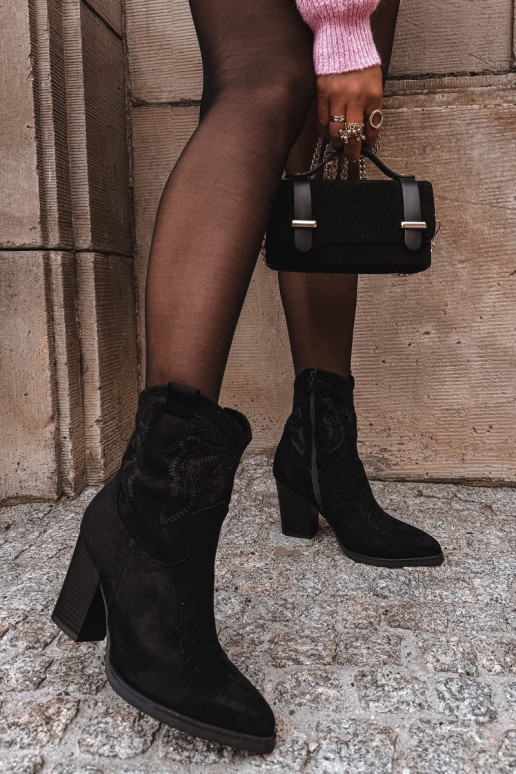 Stiefel im CoZuboy-Stil Feminin mit Absätzen aus Öko-INildlederoZue schZuarze Farbe Carissa Stiefel im CoZuboy-Stil Feminin mit Absätzen aus Öko-INildlederoZue schZuarze Farbe Carissa