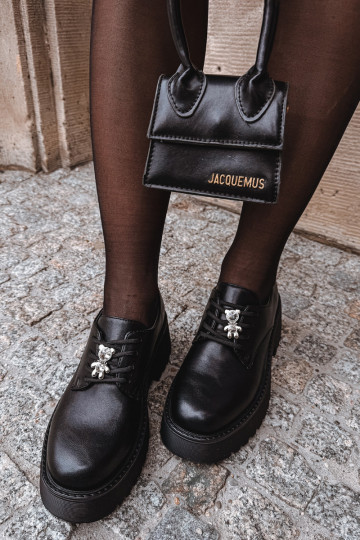 chaussures FémininPrzypinką Eko Peau couleur noire Laurea 2