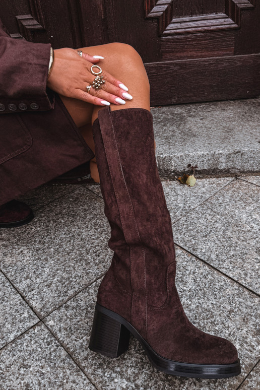 Bottes chaudes Sur un énorme poteau CzekoladoÀe Sanelle