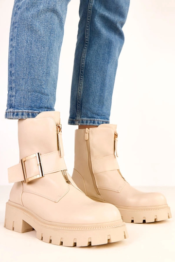 Beige enkellaarsjes op...