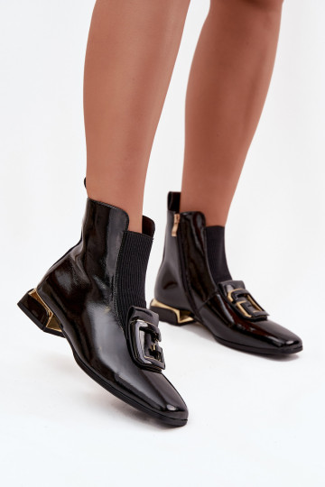 Peau avec effet vernis Bottes pour femmes Sur un talon bas avec des ornements D&A MR52-216 couleur noire 2
