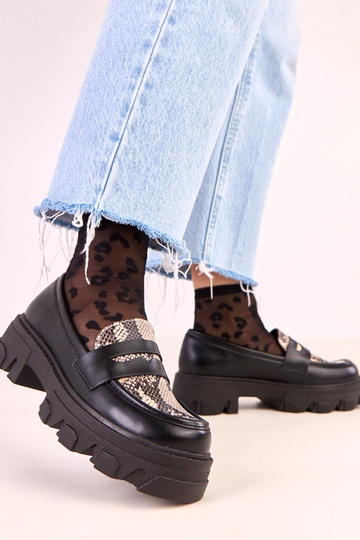 Zwarte Loles mocassins met slangenleer motief 2