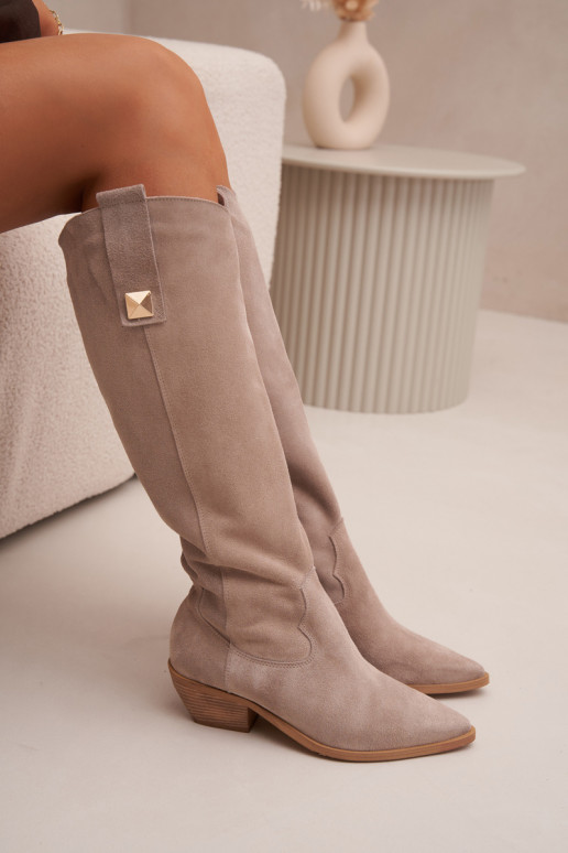 Leer van suède laarzen coInboystijl opInarmen Zazoo 4224 kleur cappuccino Leer van suède laarzen coInboystijl opInarmen Zazoo 4224 kleur cappuccino