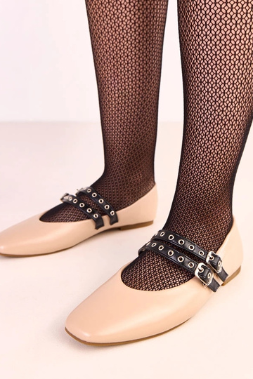 Ballerines beiges avec bout carré et boucles Alfira