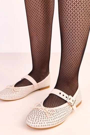 Zandkleurige ballerina's versierd met studs en strikje Mylie