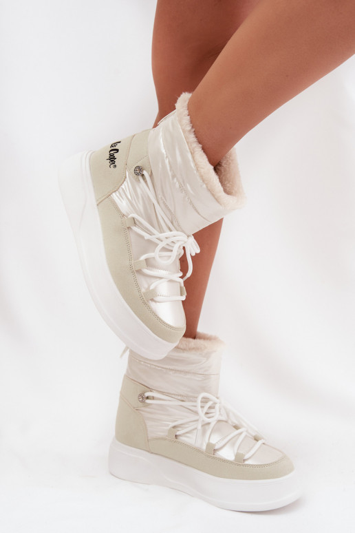 Bottes de neige Féminin avec une plateforme Lee Cooper LCJ-25-03-3815 couleur blanche
